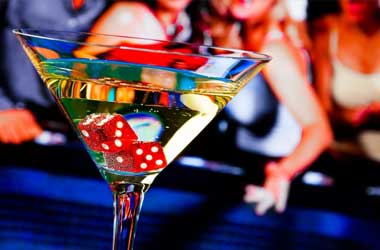 New Research Shows Why Casinos Serve Free Drinks To Gamblers